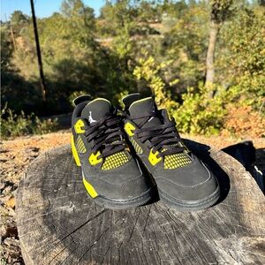 Jordan Kids Black and Yellow Sneakers